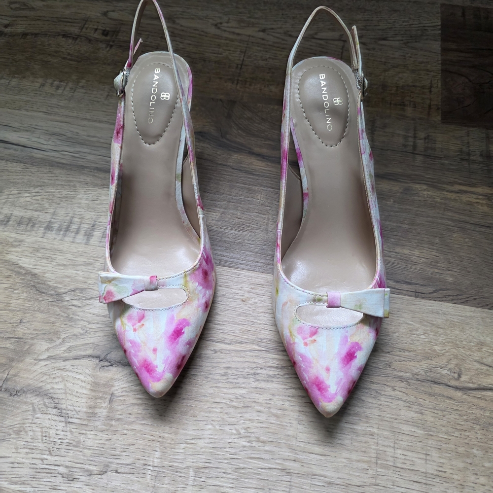 Bandolino Women's Pink Floral Heels
